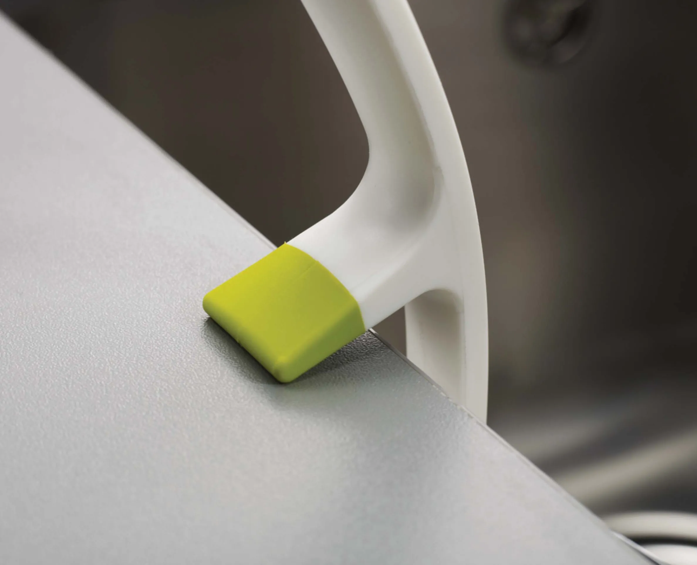Edge™ Green Washing Up Brush