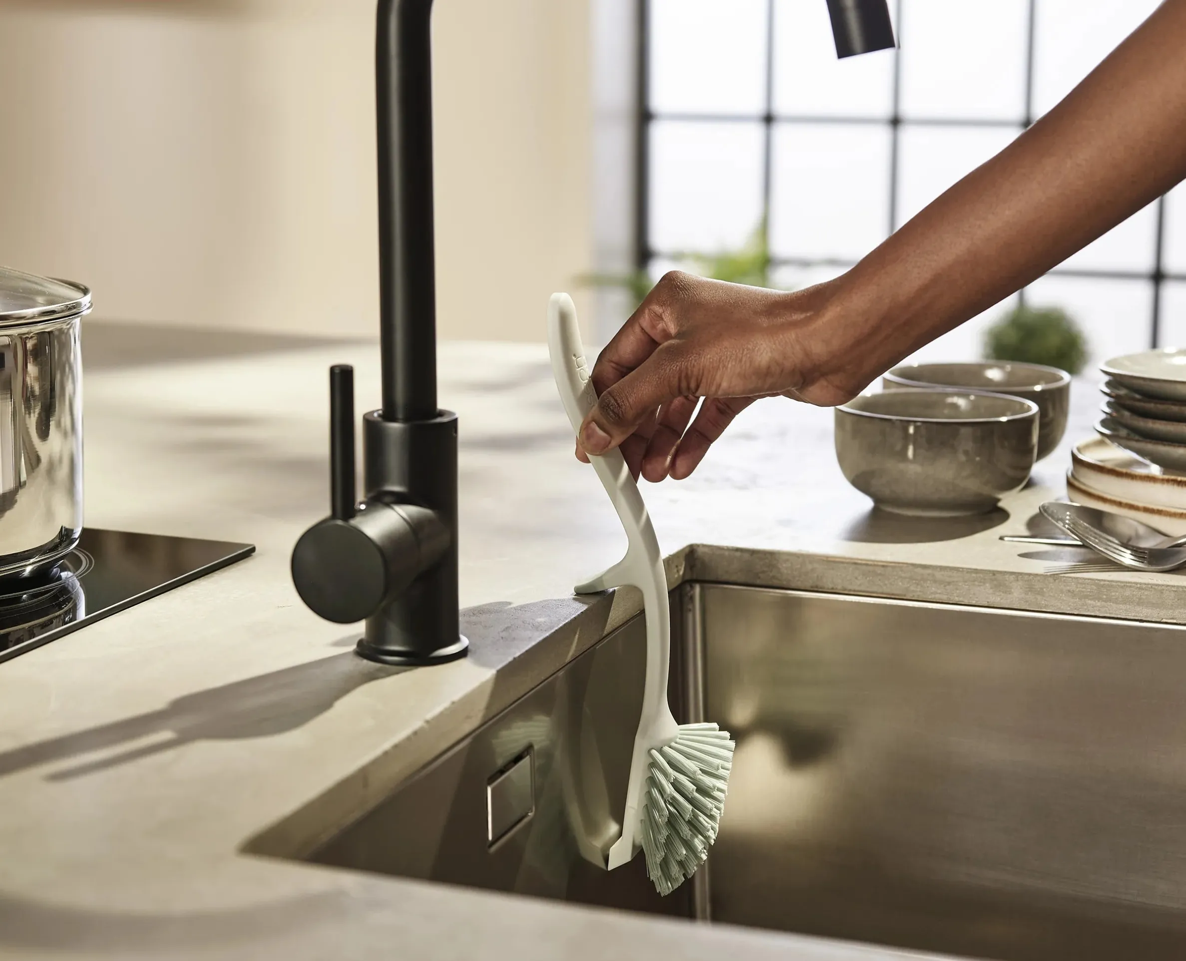 Edge™ Stone Green Washing Up Brush