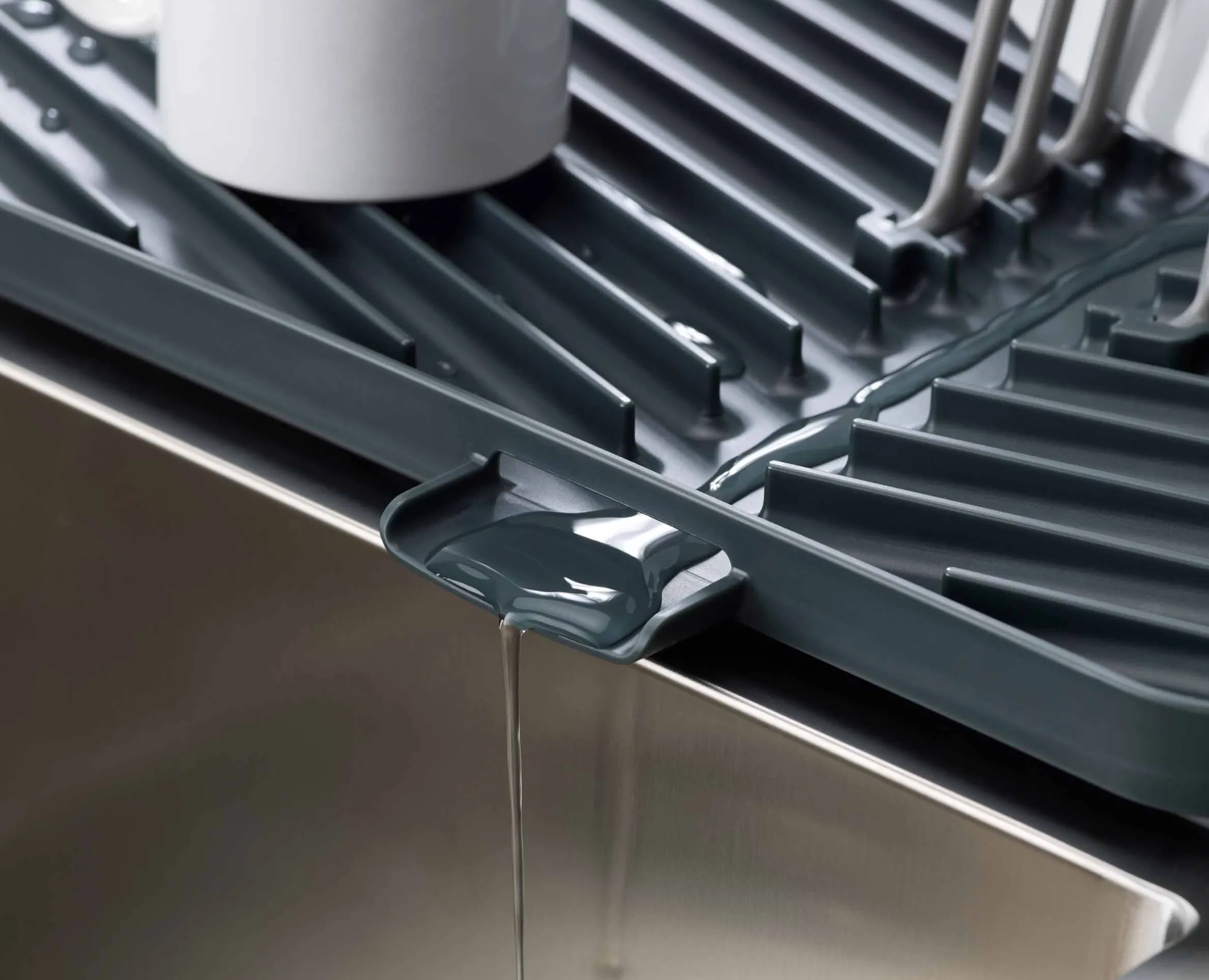 Flip-Up™ Gray Draining Board
