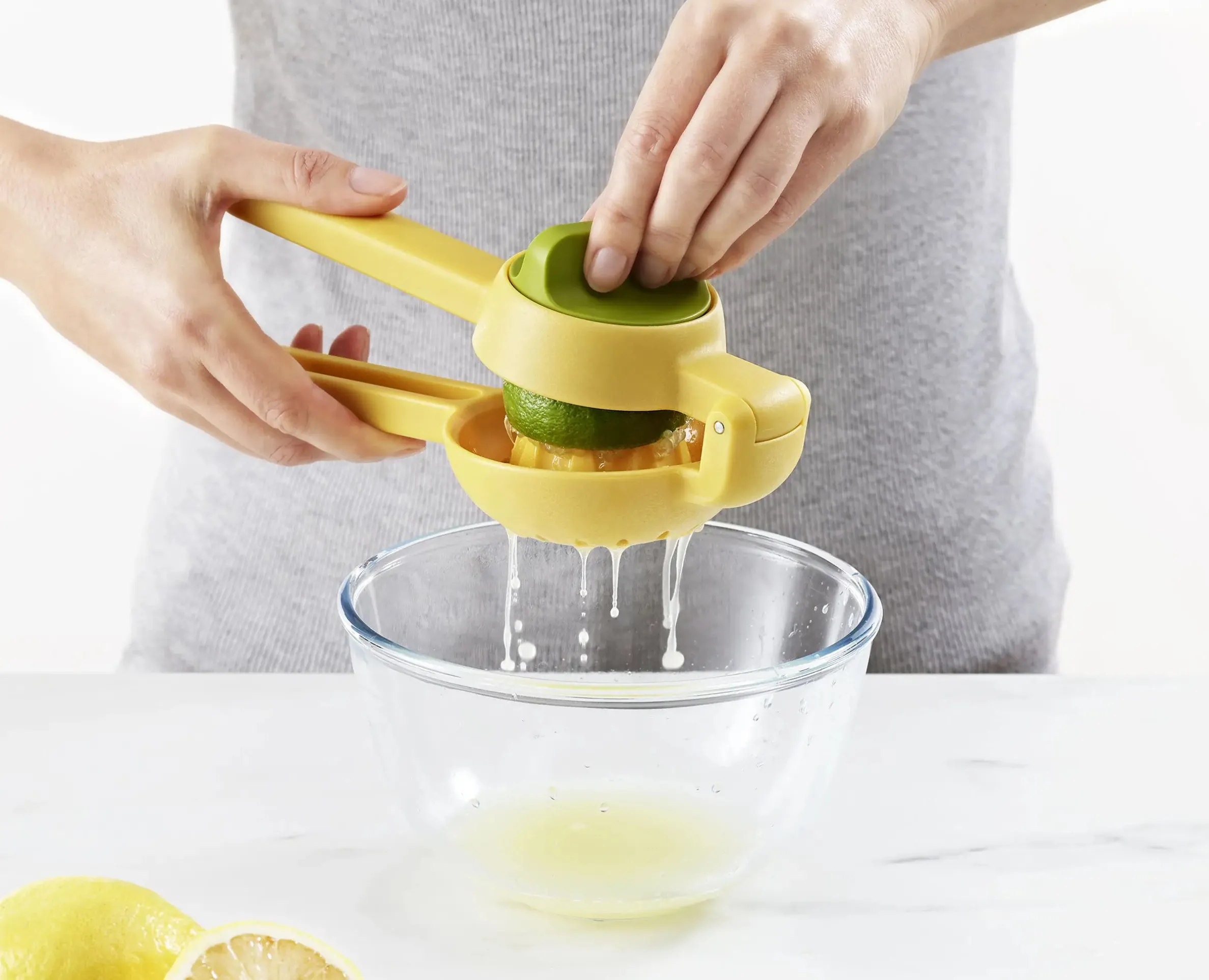 JuiceMax™ Dual-action Yellow Citrus Press