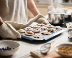 Nest™ Bake Non-Stick 12 Cup Blue Muffin Pan