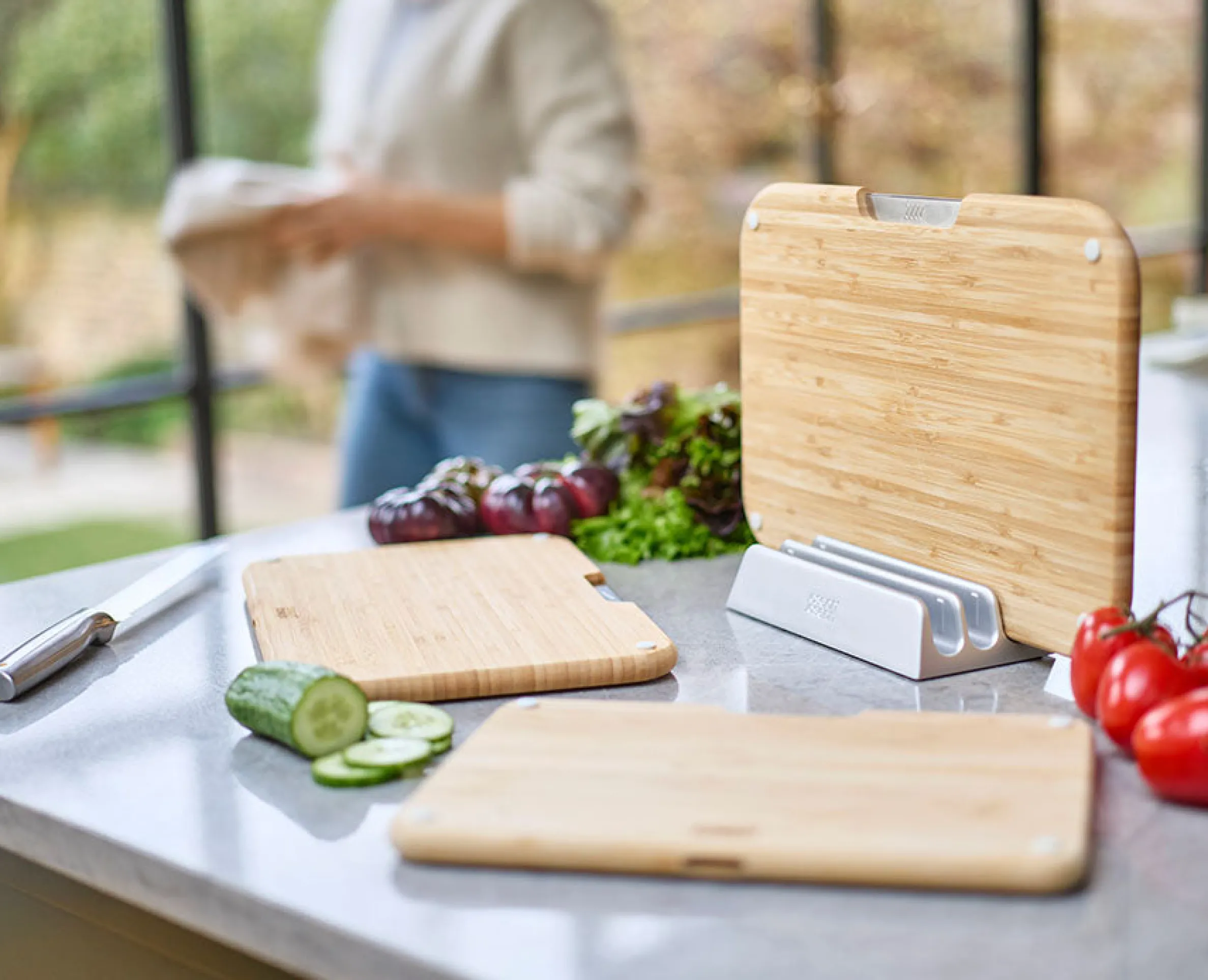 2-piece Bamboo Cutting Board & Knives Set
