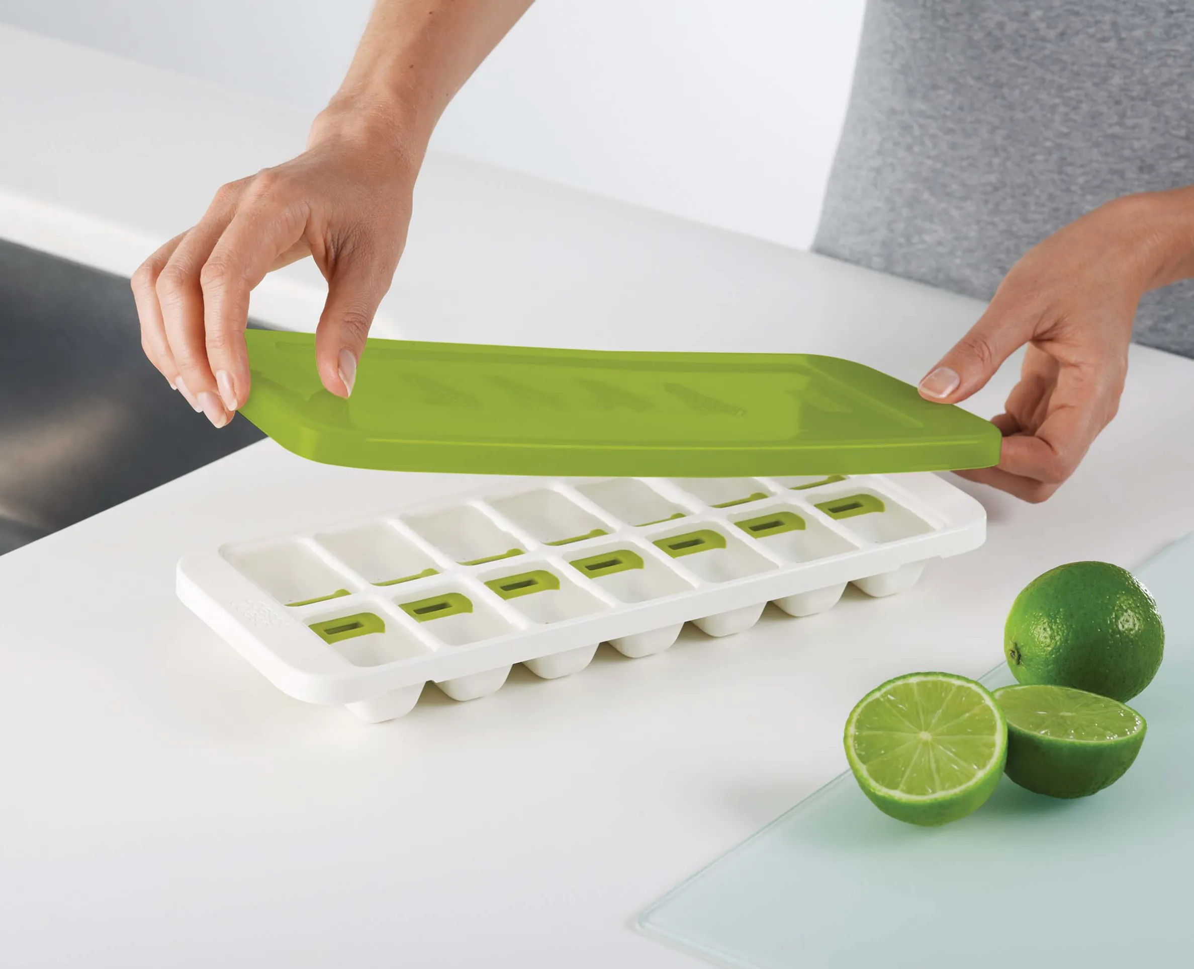 QuickSnap™ Plus Green Ice Cube Tray
