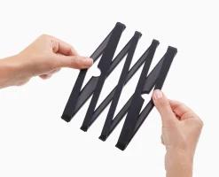 Stretch™ Expandable Black Trivet