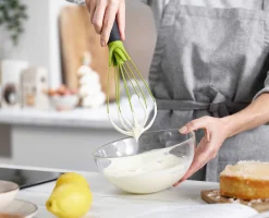 Twist™ 2-in-1 Green Whisk